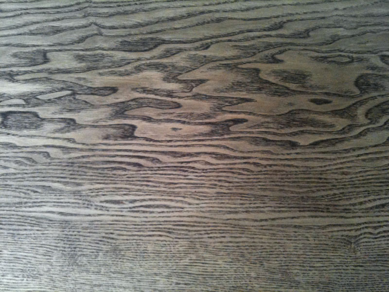 Eiken (?) tafelblad donker beitsen met van nerf | Woodworking.nl