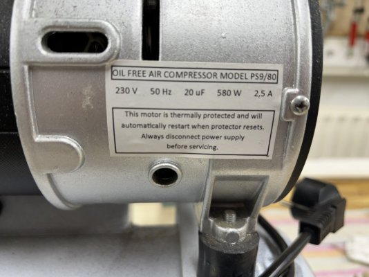 OIL FREE AIR COMPRESSOR MODEL P$980.jpeg