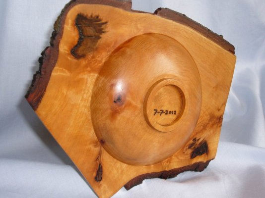 Almond bowl 12G07 d.JPG