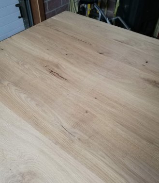 op tafelblad bij lakken | Woodworking.nl